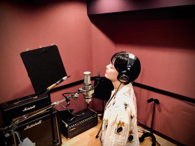 We did vocal dubbing for COLOR FILTER at STUDIO QUEST,Tokyo. Thank you very much, sound engineer,  @junyaendo !
 
COLOR FILTER ボーカルダビングでした🎤 at STUDIO QUEST