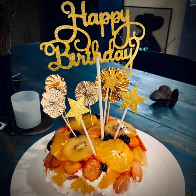 I baked a fruit zuccotto birthday cake 🍰

フルーツ ズコットのバースデーケーキを作りました🍰
